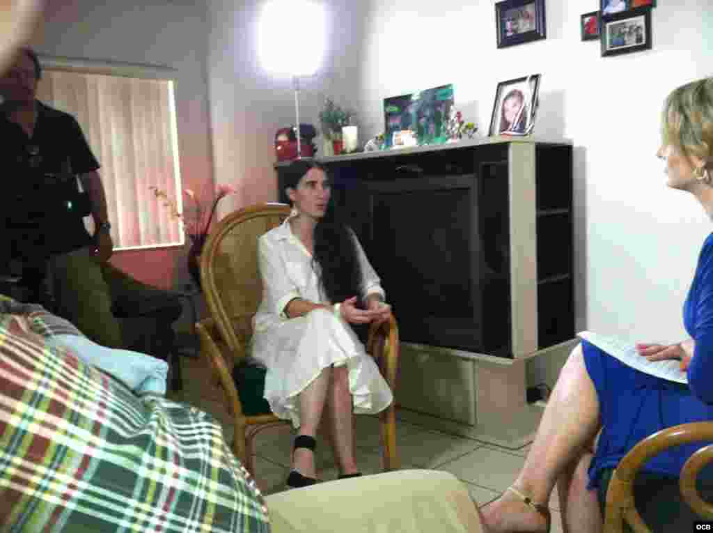 Yoani en entrevista con TV Martí.