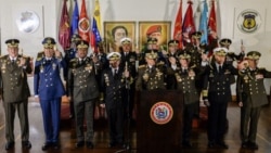 En Venezuela continua la crisis política matizada por el apoyo del alto mando militar a Nicolás Maduro