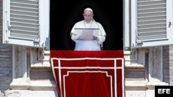 Papa Francisco en su habitual bendición dominical 