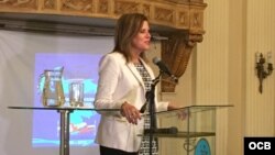 La vicepresidenta de Perú Mercedes Aároz en la Cumbre Democrática de Venezuela y Cuba en Hotel Bolívar