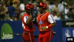 Yoennis Céspedes cuando juega en el equipo Cuba