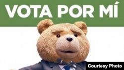 En este meme, el irreverente osito Ted se disputa los votos venezolanos. 