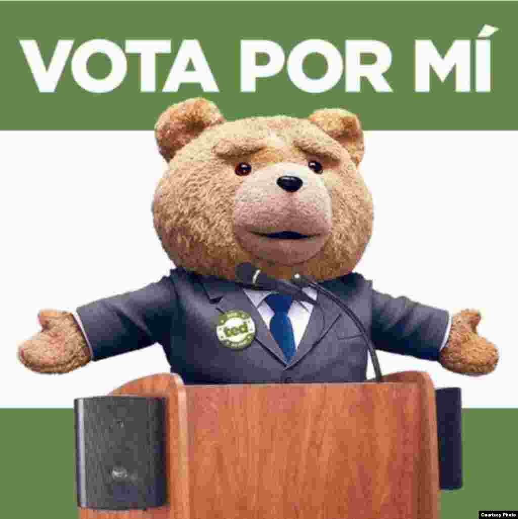 En este meme, el irreverente osito Ted se disputa los votos venezolanos. 