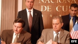 Pedro Álvarez en la época que firmaba acuerdos comerciales con empresarios estadounidenses, a nombre del régimen cubano.