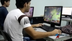Gamers cubanos inventan las redes y piratean los videojuegos