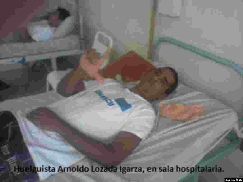 La vitrina vacía de un concesionario en Caracas. 