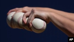 Sigue por Radio Martí todos los detalles de la campaña beisbolera de las Grandes Ligas. (AP/Carolyn Kaster)