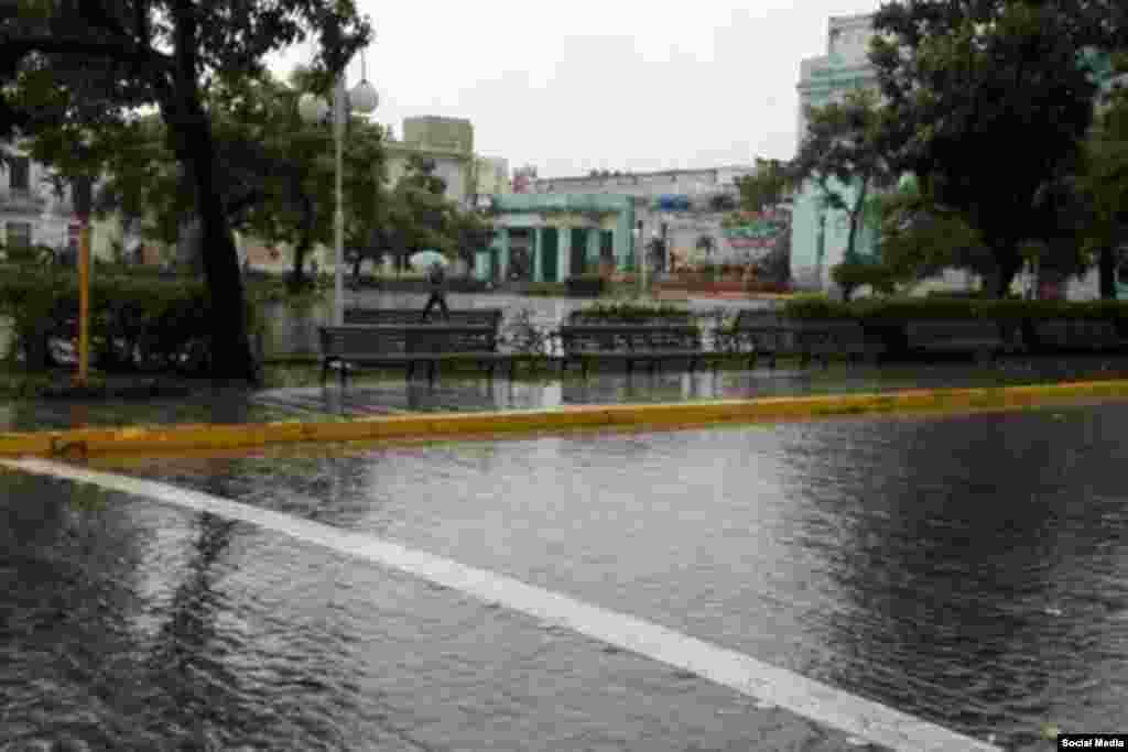 Parque de la ciudad de Santa Clara afectada por las lluvias de la tormenta Eta Tomado deTwitter Diario Vanguardia Villa Clara