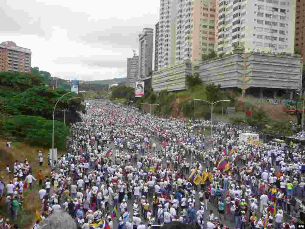 La Toma de Caracas. Cortesía de Alvaro Algarra Corresponsal de la VOA en Caracas.