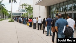 Filas en Tribunal de Inmigración de Miami 