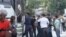 La policía hondureña chequea rutinariamente los autobuses en dirección a Guatemaa, en busca de ilegales