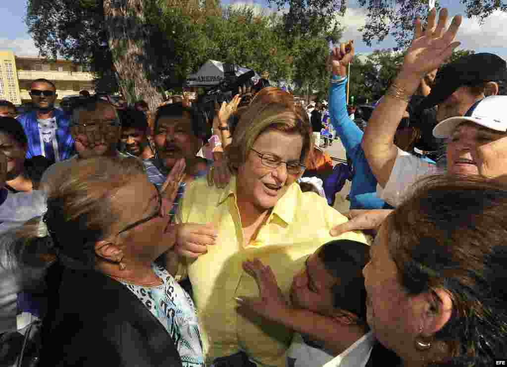 La congresista republicana Ileana Ros-Lehtinen, actual presidenta del Comit&eacute; de Asuntos Exteriores de la C&aacute;mara de Representantes, obtuvo el 61 por ciento de los votos, para seguir representando al distrito n&uacute;mero 18 del que ha sido miembro desde 1989.