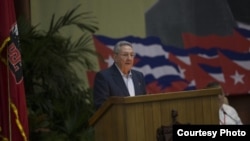 Raúl Castro en el VII Congreso del PCC.