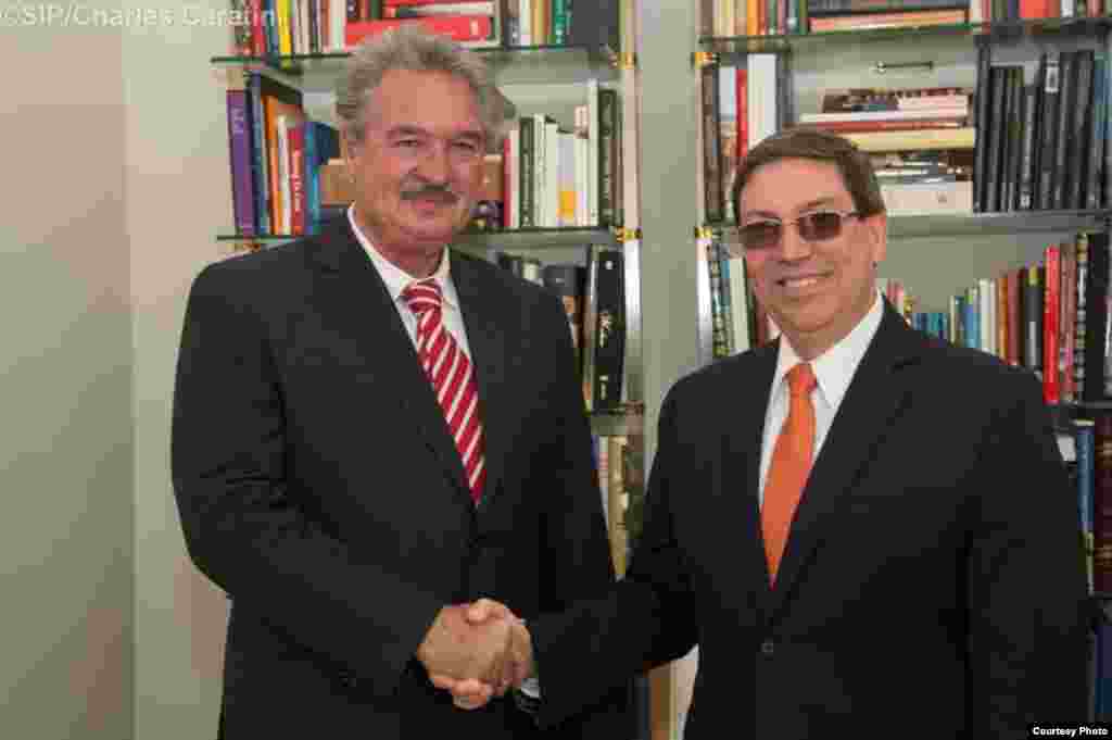 Canciller cubano con el canciller de Luxemburgo, Jean Asselborn.