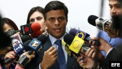 Leopoldo López denunció que el gobierno venezolano ha iniciado una “arremetida” contra la disidencia.