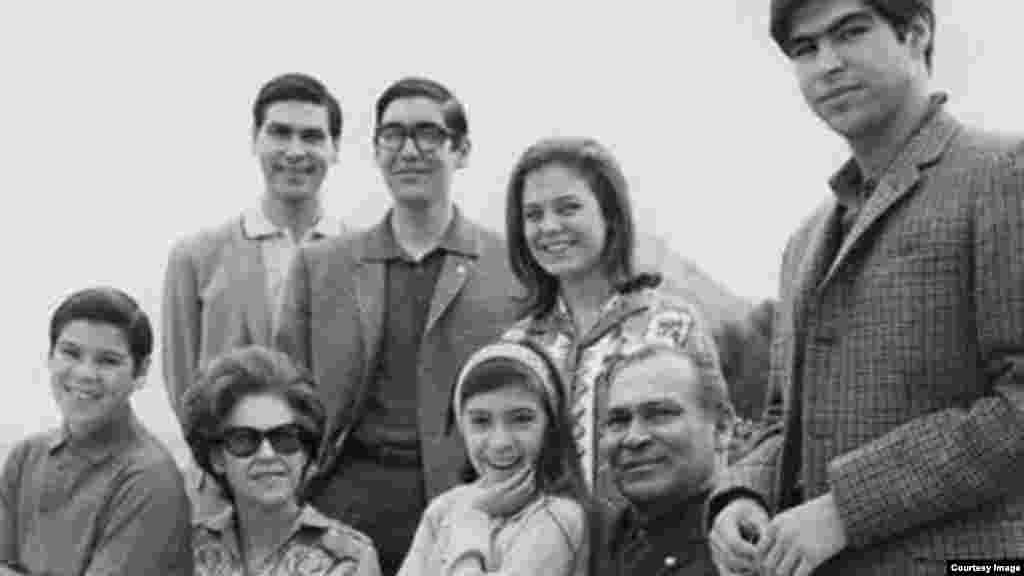 Foto familiar en el exilio en España (1966)