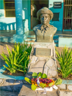 Busto de Adela Azcuy en Viñales, Pinar del Río