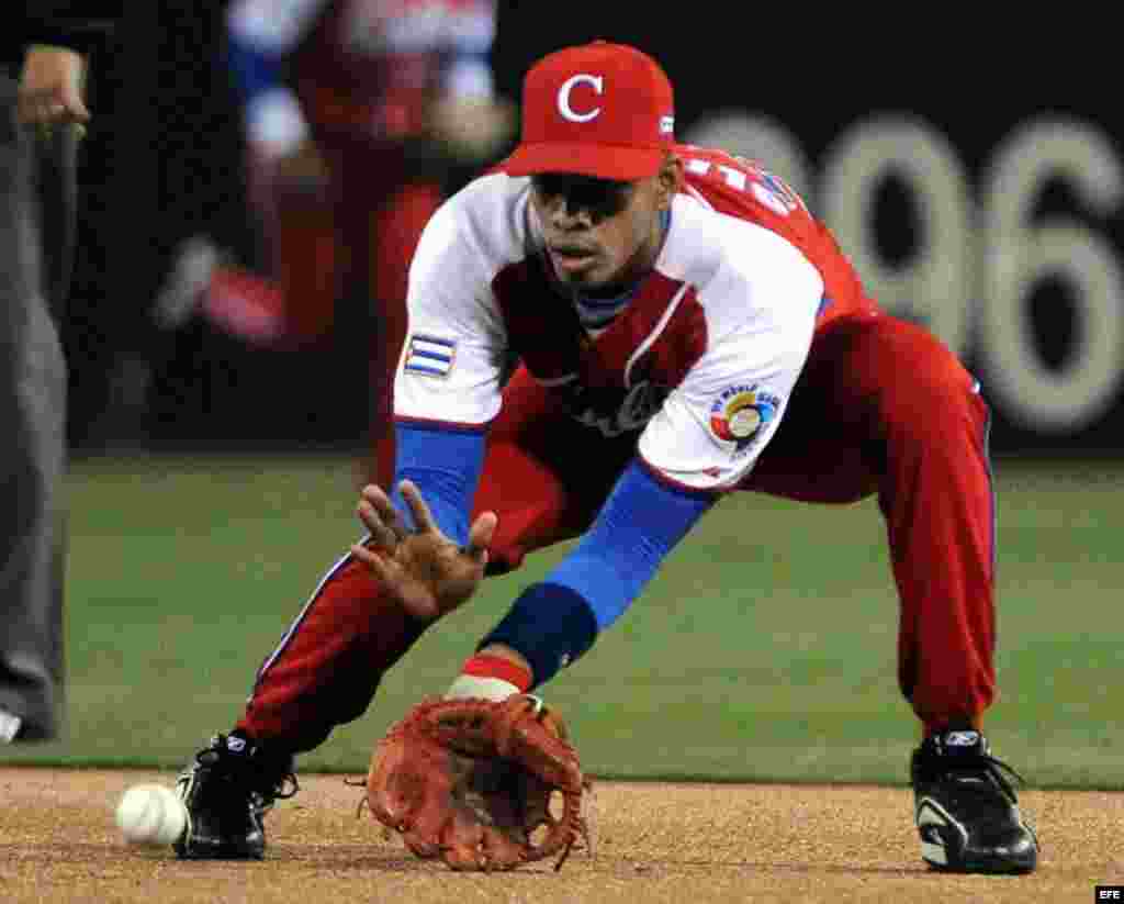 Héctor Olivera, 2da base.