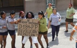 Líder de las Damas de Blanco Berta Soler, arrestada en una protesta.