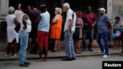 Regulación comercial no resuelve carencias, se quejan cubanos de la isla