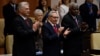 Miguel Díaz-Canel, Raúl Castro y Esteban Lazo durante la promulgación de la Constitución en 2019. Lazo fue incluido entre los 11 miembros de la élite del régimen cubano sancionados esta semana por EEUU. 