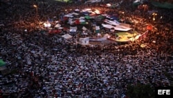 Manifestantes egipcios durante una protesta contra la Junta Militar, el viernes 22 de junio de 2012 en El Cairo, Egipto. 