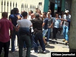 Reporta Cuba. Represión contra activistas, domingo 12 abril. Foto: Ángel Moya.