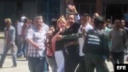 Agentes impiden a Ortega entrar Fiscalía venezolana poco antes de destitución