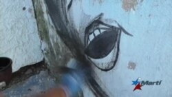 Artista cubano protesta en las calles de La Habana a golpe de pincel