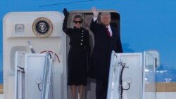 El presidente Donald Trump y la primera dama Melania Trump abordan el Air Force One en la Base Andrews de la Fuerza Aérea. (AP/Luis M. Alvarez)