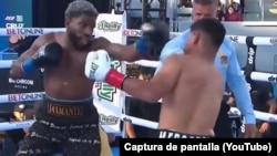 Andy Cruz (izquierda) se impuso al mexicano Abraham Montoya por nocaut en el tercer round. 