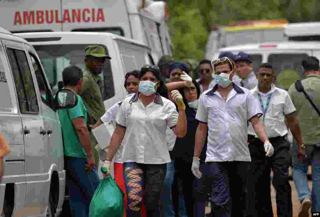 Ambulancias en la zona del desastre del avión de Cubana.