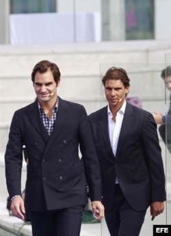 Nadal (d) y Federer (i), a su llegada a la inauguración oficial del centro Rafa Nadal Academy by Movistar.