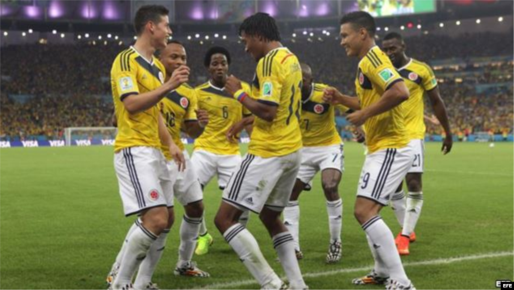 Colombia baila así... James Rodríguez, compañero de Falcao en el Mónaco de Francia y quien anunciaba desde hace tiempo su precoz talento, puso a bailar a todo el Mundial con sus elegantes quiebres de cintura, pases medidos con láser y una faceta goleadora. &nbsp;