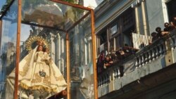 Devotos de la Virgen se preparan para la celebración 