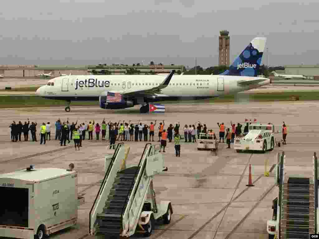 JetBlue antes de salir de Fort Lauderdale