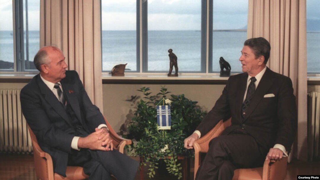 Cumbre URSS y EEUU 1986