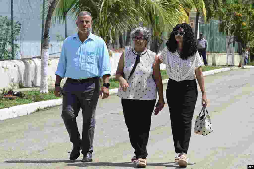 Según un informe preliminar del Observatorio Cubano por la Libertad de Expresión (OCLE), basado en denuncias públicas y testimonios directos, varias personas fueron sometidas a vigilancia, cercos domiciliarios, amenazas o detenciones arbitrarias, entre ellas periodistas de medios independientes, comunicadores y activistas religiosos.