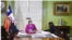 Presidenta Bachelet observa mapas de la zona donde está el río Silala.
