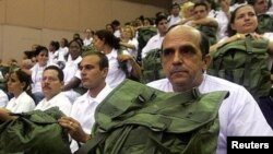 Médicos cubanos listos para viajar al exterior