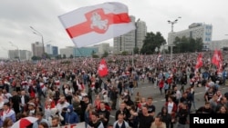 Manifestación multitudinaria contra Lukashenko en Minsk, Bielorrusia. (REUTERS/Vasily Fedosenko).