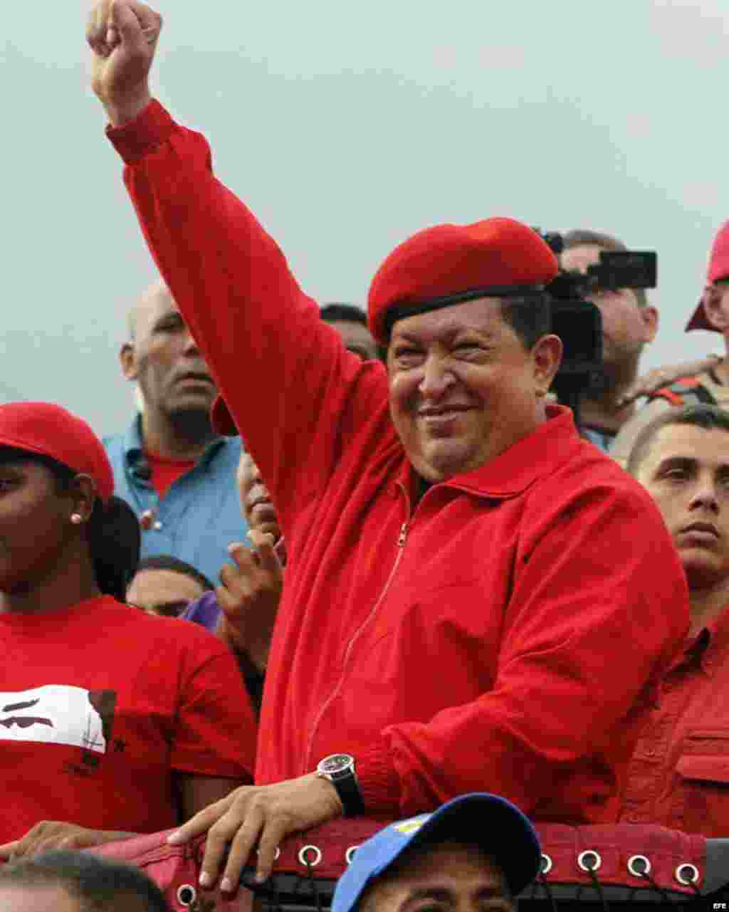 Hugo Ch&aacute;vez durante una caravana electoral en San Juan de los Morros, Venezuela el 18 de julio del 2012
