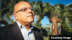 Dagoberto Valdés en la Ermita de la Caridad de la ciudad de Miami. 