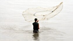 La pesca en el contaminado río “Guaso”