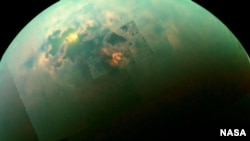 La luna Titán del planeta Saturno es la más parecida a la Tierra.
