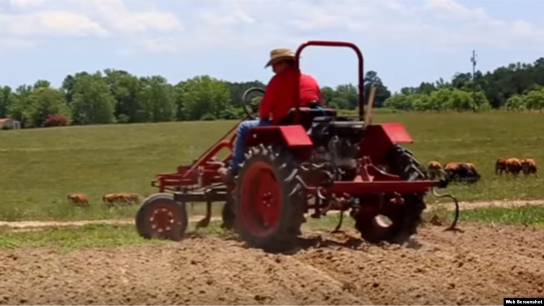 Modelo de tractor Oggún, de la compañía estadounidense Cleber LLC.