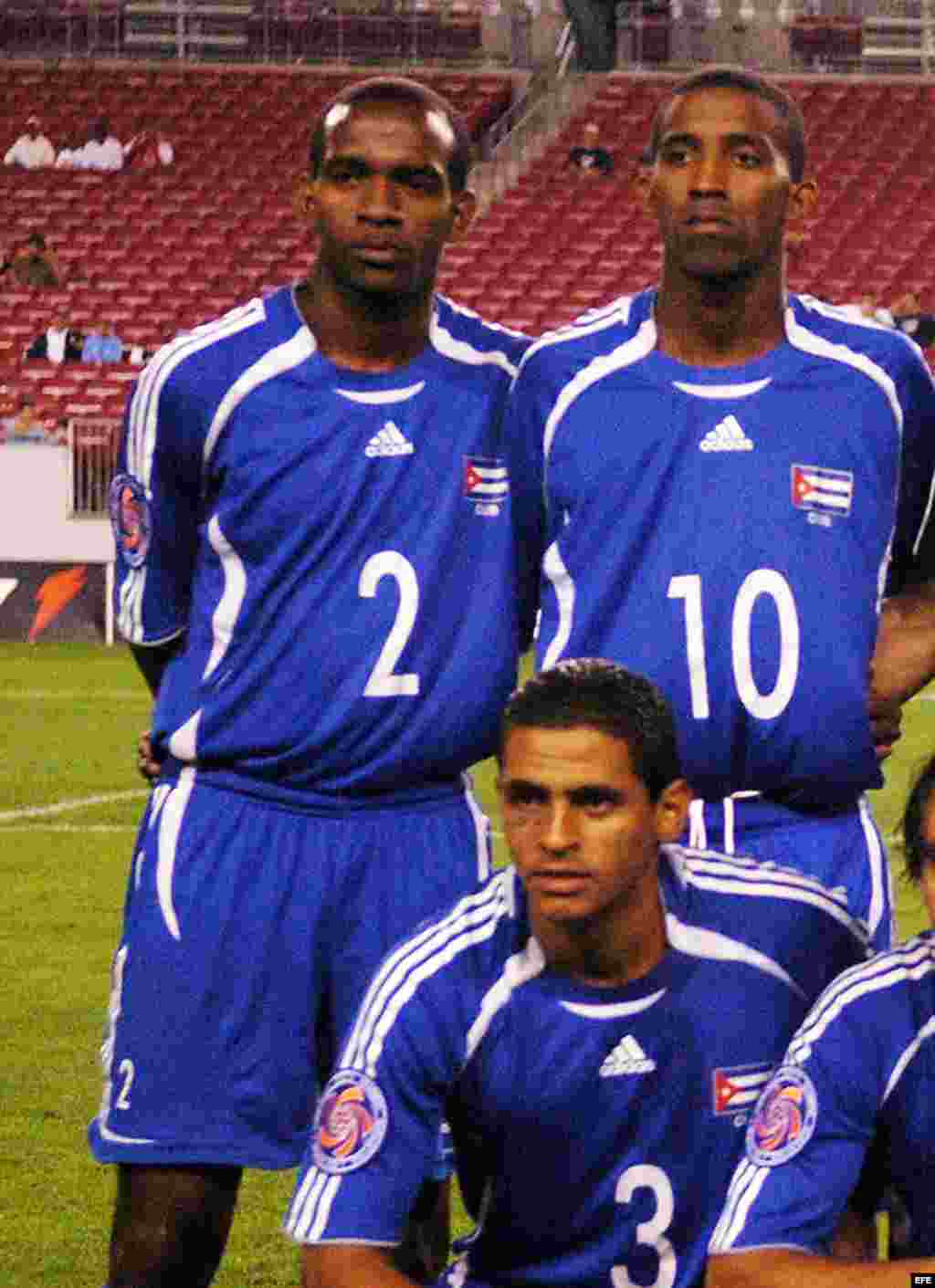 Jugadores cubanos respaldados por Adidas. 