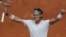 El tenista español Rafael Nadal celebra la victoria conseguida ante el suizo Stanislas Wawrinka.