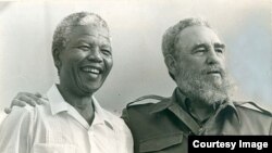 Mandela y Castro 