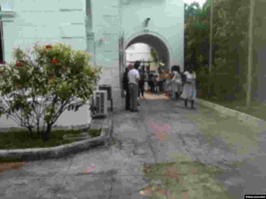 Reporta Cuba Damas Condolencias Francia foto Berta Soler